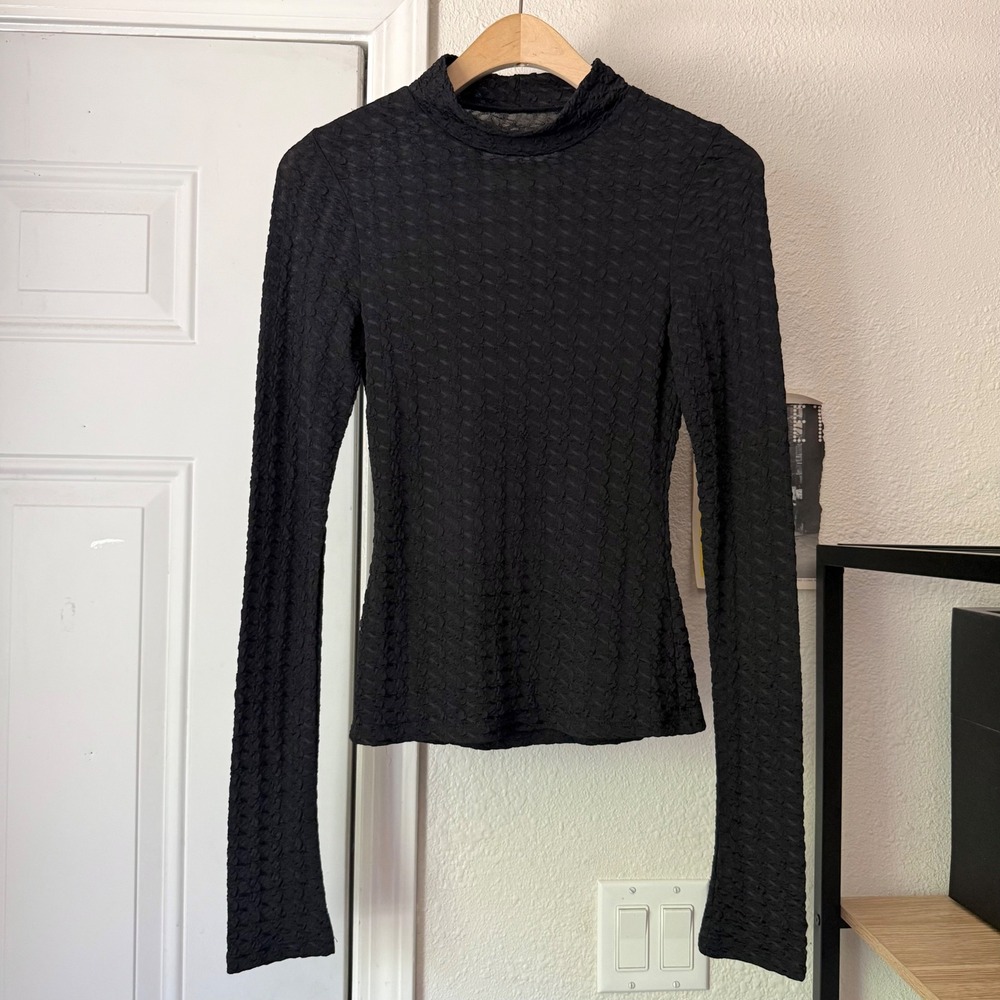 THE NOLI SHOP black mock neck textured knit‎ cropped long sleeve tee top